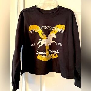 Women’s “Yellowstone Dutton Ranch” cropped sweatshirt. Black. Size large.
